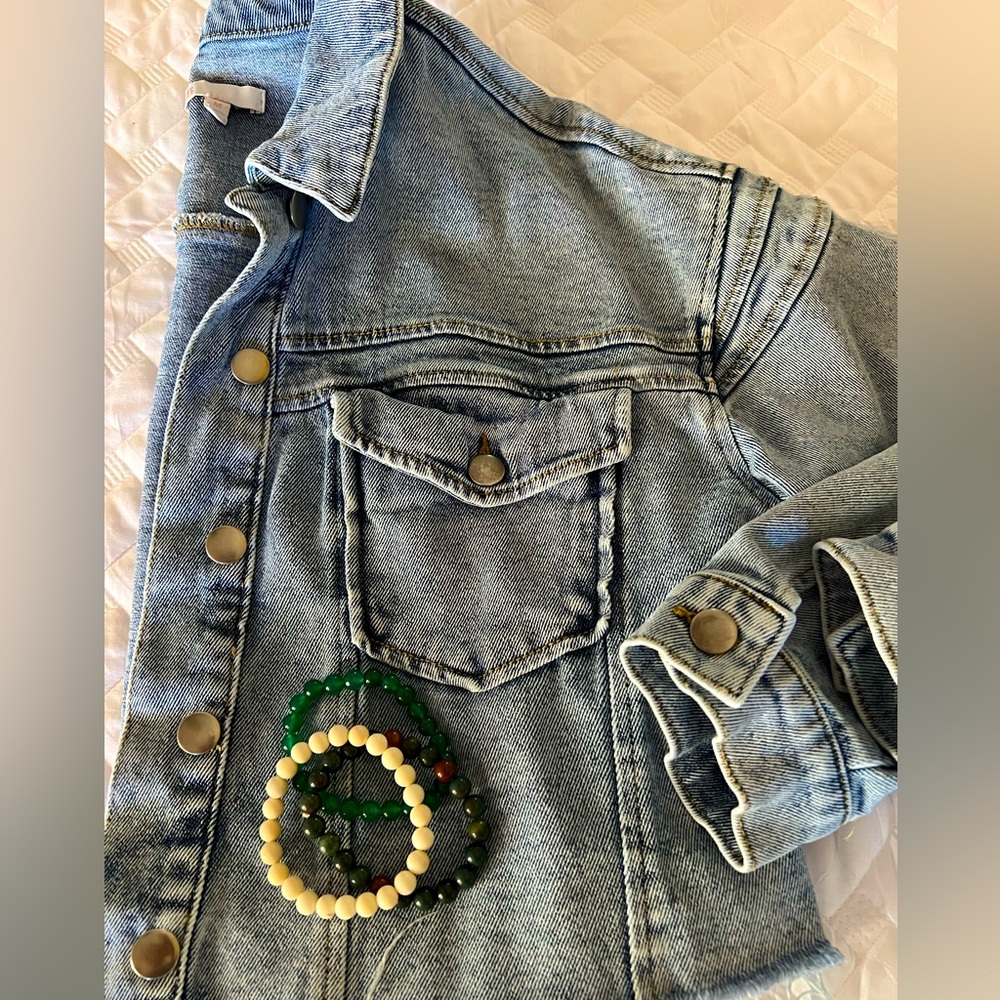 GB Gianni Bini Cropped Denim Jacket